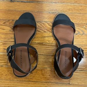 Black Leather Lucky Brand Size 10 Sandals